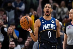 九游娱乐-雄鹿球星三分绝杀，全场观众热烈欢呼，社区特别信息设计客户.-九游娱乐